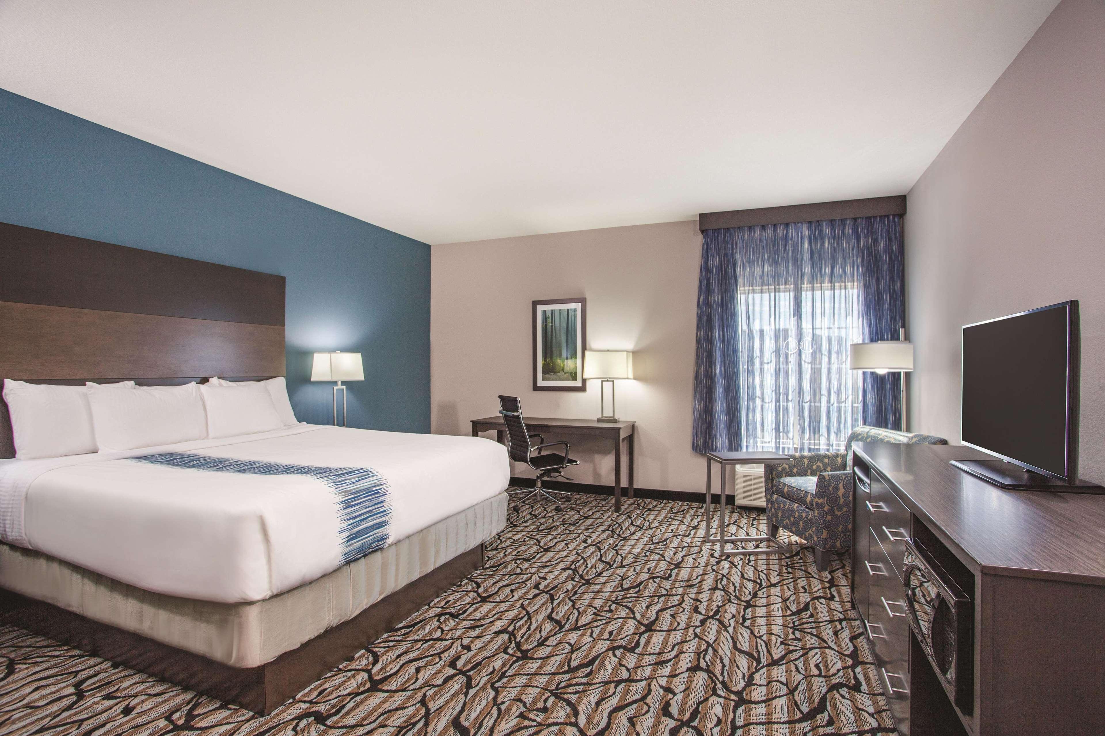 La Quinta By Wyndham Cullman Hotel Exterior photo