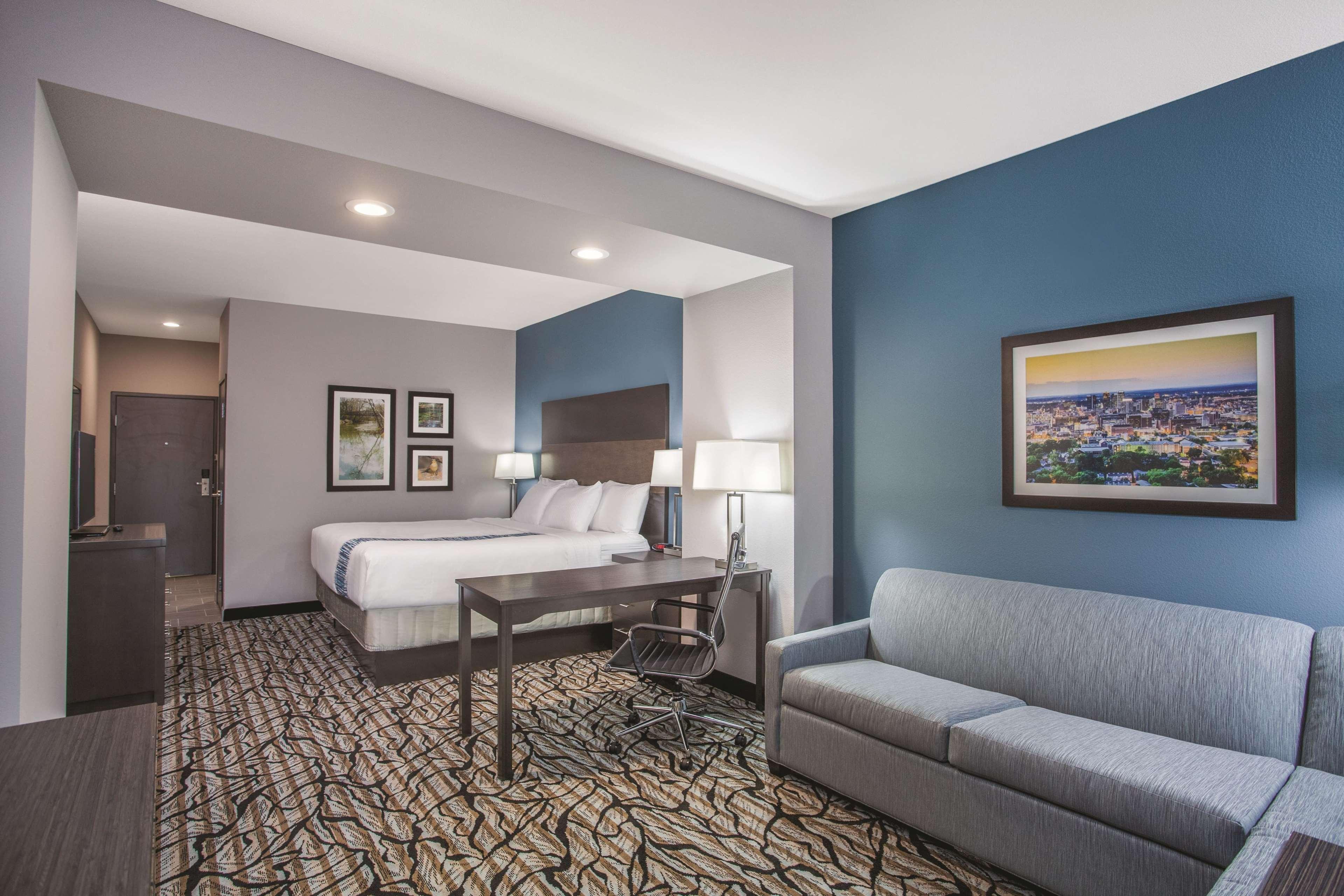 La Quinta By Wyndham Cullman Hotel Exterior photo