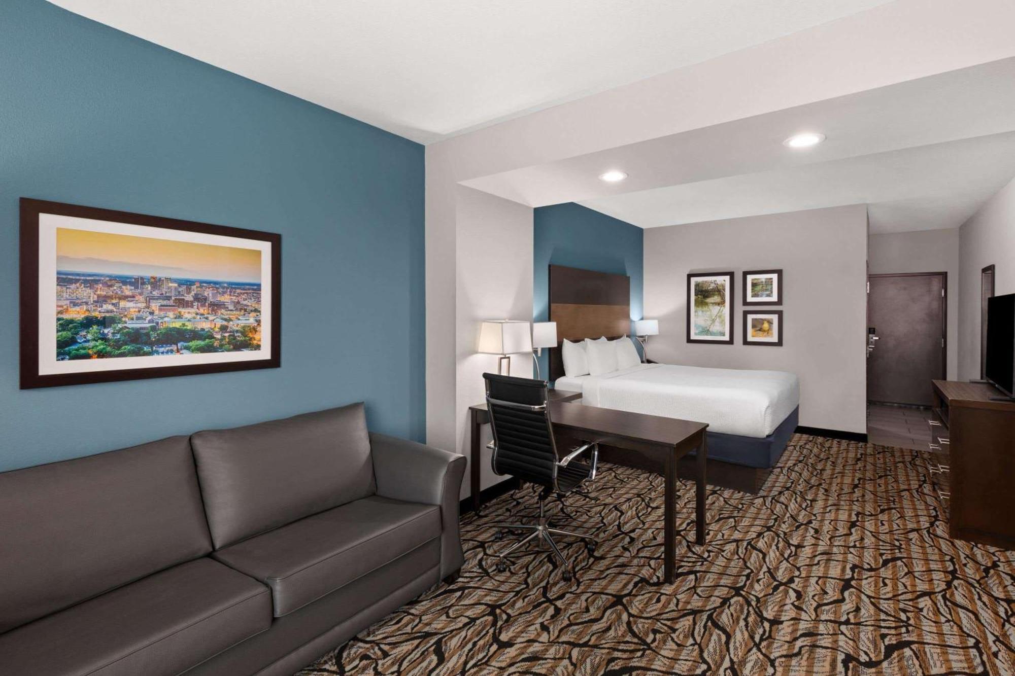 La Quinta By Wyndham Cullman Hotel Exterior photo