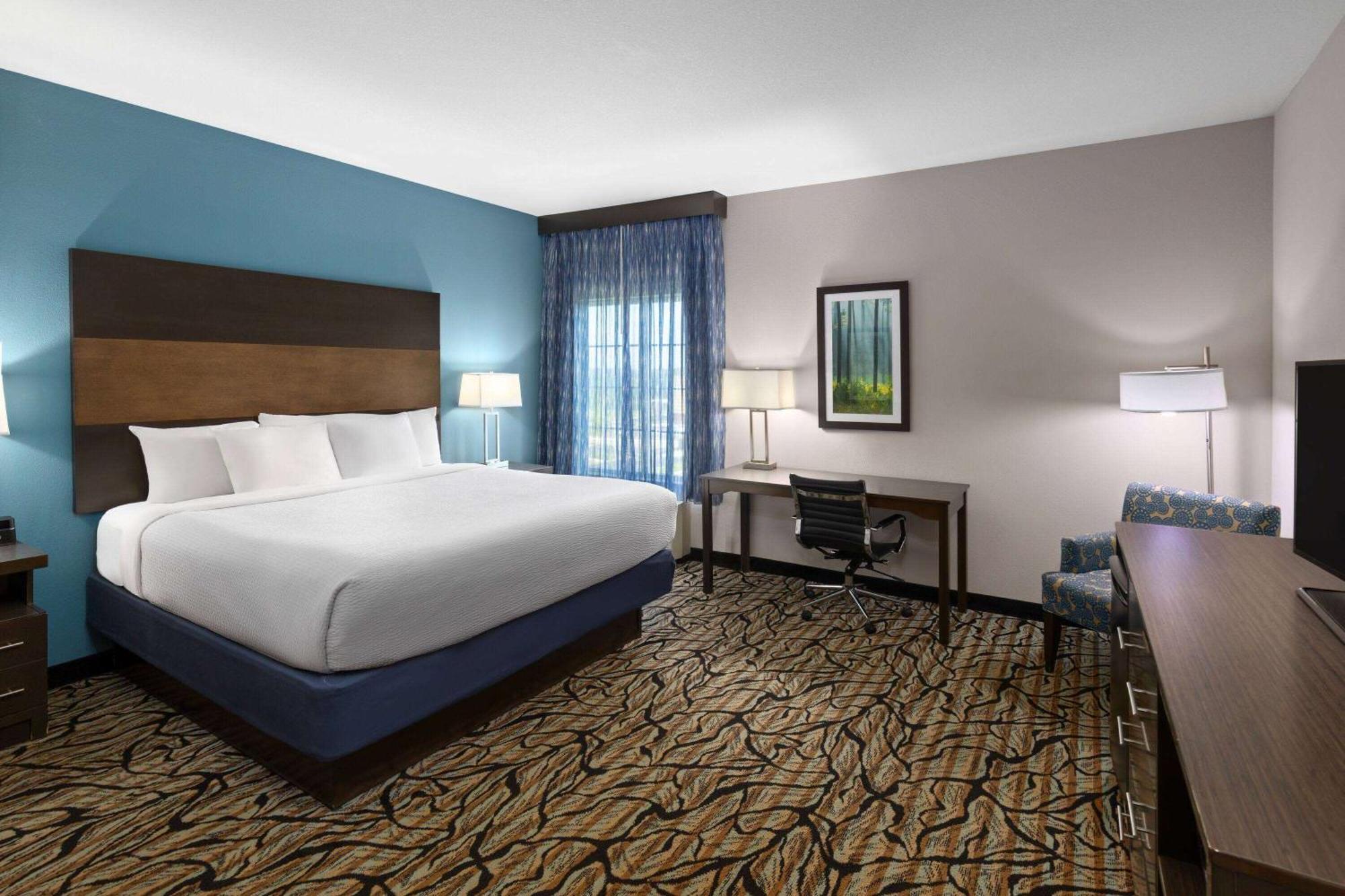 La Quinta By Wyndham Cullman Hotel Exterior photo