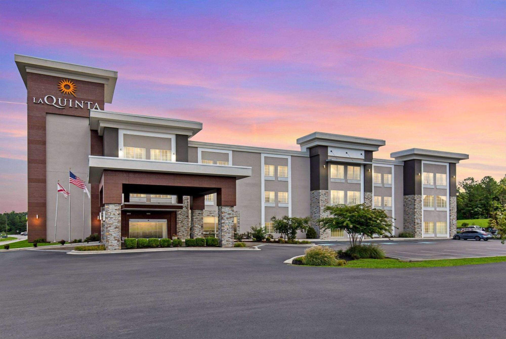 La Quinta By Wyndham Cullman Hotel Exterior photo