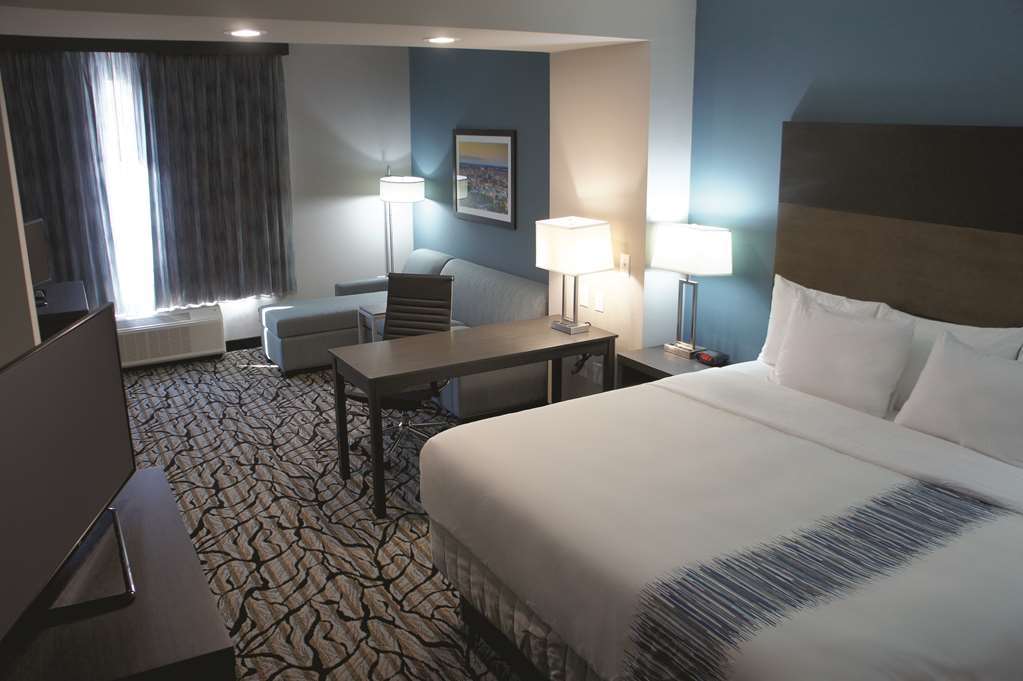 La Quinta By Wyndham Cullman Hotel Room photo